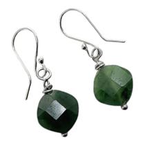 Brinco Gancho Prata e Diopsidio Natural Pedra da Proteção