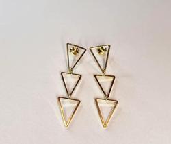 Brinco geométrico triângulos banhado a Ouro Meryl