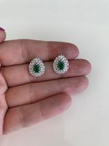 Brinco Gota Esme Navete Branca em volta