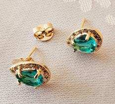 Brinco gota p turmalina verde com zircônias br748