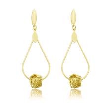 Brinco Gota Vazada Com Bola Interlaçada Banhado a Ouro 18k Brinco Gota Vazada Com Bola Interlaçada Banhado a Ouro 18k