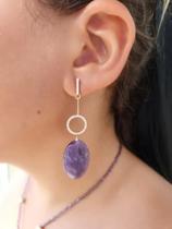 Brinco haste com Mandala de micro zircônia branca e Quartzo de Ametista Oval em banho de ouro 18k