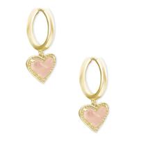 Brinco Kendra Scott Ari Coração com Quartzo Rosa Banhado a Ouro Brinco Kendra Scott Ari Coração com Quartzo Rosa Banhado a Ouro