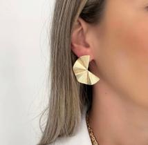 Brinco Leque Texturizado Feminino metal Folheado Ouro 18k Dourado e Prata Par de Brincos Antialérgico Tendência Moda