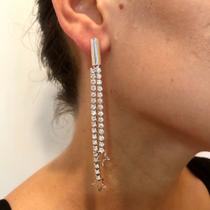 Brinco longo de strass Brinco longo de strass