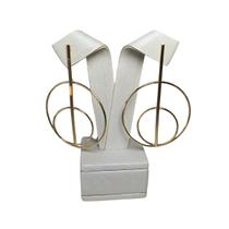 Brinco Longo Haste Círculos Vazados Aço Ouro 18K