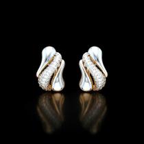 Brinco Luxo com Microzircônias Dourado ou Prata Brilho Intenso Elegante Presente Premium Delicado Brinco Luxo com Microzircônias Dourado ou Prata Brilho Intenso Elegante Presente Premium Delicado