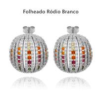 Brinco Médio Curvo Cravejado Zircônias Folheado Ródio Branco