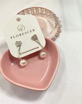 Brinco médio pérola