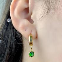 Brinco Meia Argola Com Pingente Zircônia Verde Banhado a Ouro 18k Brinco Meia Argola Com Pingente Zircônia Verde Banhado a Ouro 18k