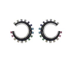 Brinco Meia Lua Esmaltado Preto com Zircônias Coloridas - Acessório Elegante