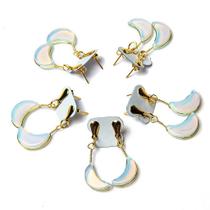 Brinco Meia Lua Pedra da Lua Opalina Ranhurado Dourado - 7mm e 10mm Brinco Meia Lua Pedra da Lua Opalina Ranhurado Dourado - 7mm e 10mm