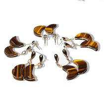 Brinco Meia Lua Pedra Olho de Tigre com Acabamento Folha Dourado - Joia Artesanal