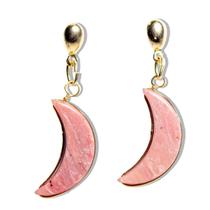 Brinco Meia Lua Pedra Quartzo Goiaba Ranhurado Dourado