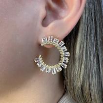 Brinco Meio Circulo Zircônias Quadrado Banhado em Ouro 18k