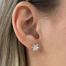 Brinco Mini Florzinha Cravejada Banhado em Prata 925 Brinco Mini Florzinha Cravejada Banhado em Prata 925