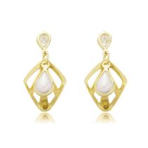 Brinco Oval Com Perola Zirconia Cravejada Banhado a Ouro 18k