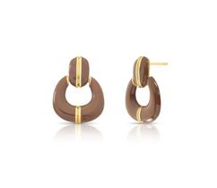 Brinco Oval em Pêndulo Esmaltado Marrom Banhado a Ouro - 3 cm x 2,2 cm Brinco Oval em Pêndulo Esmaltado Marrom Banhado a Ouro - 3 cm x 2,2 cm