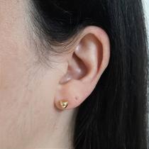 Brinco Pequeno em Forma de Coração Banhado a Ouro 18k - Semijoia Hipoalergênica