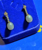 Brinco Pérola 7 mm Diamantes 0.5 mm Ouro Branco 18 Kilates Peso 2.10 Gramas 22 mm