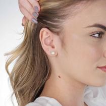 Brinco Pérola Formato Achatado Banhada a Ouro 18K