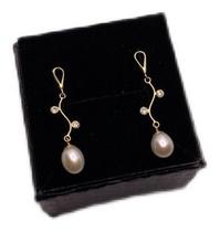 Brinco perola pendurada e zirconia ouro 18k