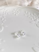 Brinco Ponto de Luz com Zircônias Cristal Delicadeza Brinco Ponto de Luz com Zircônias Cristal Delicadeza