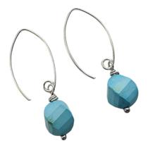 Brinco Prata Gancho Longo e Howlita Turquesa