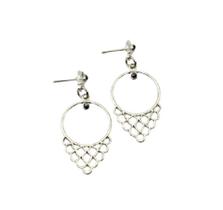 Brinco prateado gota acessorios femininos bijuterias - Dirce Meireles Brinco prateado gota acessorios femininos bijuterias - Dirce Meireles