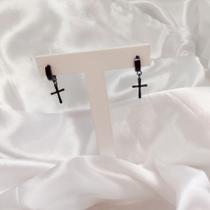 Brinco Preto Aço Argola Cruz Argola Click Pingente Cruz em Aço