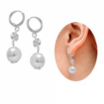Brinco PRI Style Tranqueta Folheado A Prata Antialérgico Com Pérola Acrílica E Zircônia