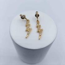 Brinco raio cravejado com micro zircônia banhado a ouro 18k Brinco raio cravejado com micro zircônia banhado a ouro 18k