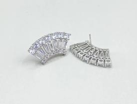 Brinco Ródio Zircônia 7 Baguetes