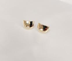 Brinco Semicírculo Liso Banho de Ouro 18k