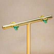 Brinco Triangular Dourado com Pedra Verde Larissa Brinco Triangular Dourado com Pedra Verde Larissa