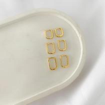 Brinco Trio Argolas Retangulares Lisas Click Banhadas a Ouro 18K Brinco Trio Argolas Retangulares Lisas Click Banhadas a Ouro 18K