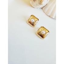 Brinco Vintage Dourado ou Prateado com Pérola -