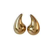 BRINCO VIRGULA BANHADO A OURO 1,2x3,1 CM BRINCO VIRGULA BANHADO A OURO 1,2x3,1 CM