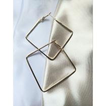 Brincos Argola Assimétricos Grandes Femininos Folheados a Prata925 e Ouro 18K Brincos Argola Assimétricos Grandes Femininos Folheados a Prata925 e Ouro 18K