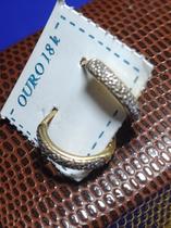 Brincos Argola Segundo Furo Detalhes Brancos Ouro 18 Kilates Peso 1.60 Gramas Tamanho 11 mm Maciço Brincos Argola Segundo Furo Detalhes Brancos Ouro 18 Kilates Peso 1.60 Gramas Tamanho 11 mm Maciço