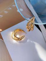 Brincos argola tripla tassia naves folheado a ouro e prata