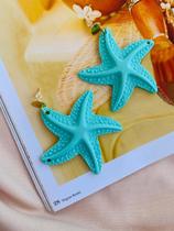 Brincos coloridos de base Estrela do Mar colorida trabalhada - Dondocas.Bijus