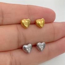 Brincos de Aço Cirúrgico em Forma de Coração - Dourado