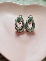 Brincos de base argola dupla folheado a prata e ouro