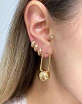 Brincos de base folheado a ouro modelo esfera trabalhada