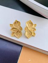 Brincos de base folheado brinco de flor dourada pétala Brincos de base folheado brinco de flor dourada pétala