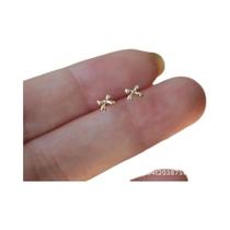 Brincos de Prata 925 com Zircônia - Design Floral e Versátil
