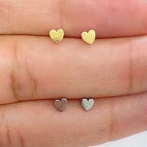 Brincos de Titânio em Forma de Coração - Par Dourado com Fecho de Tarrasca Brincos de Titânio em Forma de Coração - Par Dourado com Fecho de Tarrasca