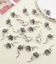 Brincos e Pingentes de Flor Rosa (20 Peças) - Kit DIY para Pulseiras, Colares e Acessórios Brincos e Pingentes de Flor Rosa (20 Peças) - Kit DIY para Pulseiras, Colares e Acessórios
