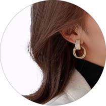 Brincos Feminino Redondo Dourado Luxo Sofisticado Festas - Brincos Feminino Redondo Dourado Luxo Sofisticado Festas -